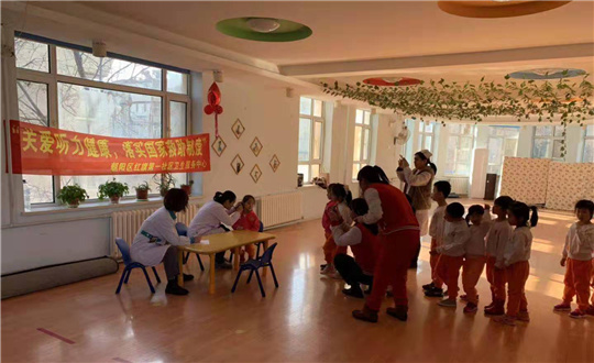 15.红旗社区举行“爱耳日”义诊活动.jpg