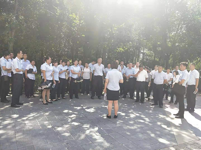 7.物业公司举行服务标准检查交流活动.jpg