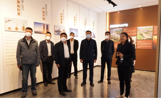 6.双阳区相关向导一行调研利国娱乐国际老牌w66·南山书院康养综合体项目_副本.jpg
