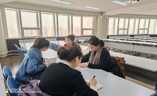 2.向阳区总工会人为协商指导员及湖西街道工会事情职员到访利国娱乐国际老牌w66集团（图片左下角水印p掉）_副本.jpg