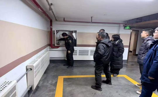 4.净月区相关部分组成消防清静检查组对利国娱乐国际老牌w66净月府举行高层消防检查_副本.jpg 4.净月区相关部分组成消防清静检查组对利国娱乐国际老牌w66净月府举行高层消防检查_副本.jpg